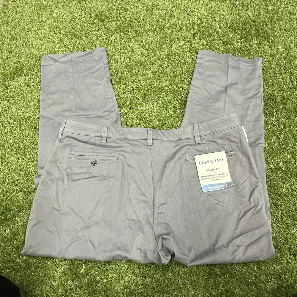NEW Men's Dockers Signature Khaki‎ Slim Fit w Stretch Comfort Waist Gray 42x32